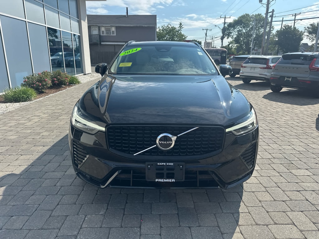 Used 2024 Volvo XC60 B5 Core Dark SUV