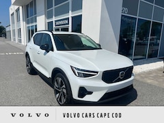 2025 Volvo XC40 B5 Plus Dark Theme SUV YV4L12UC6S2508570