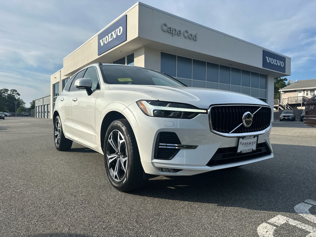 Used 2022 Volvo XC60 B5 AWD Momentum SUV