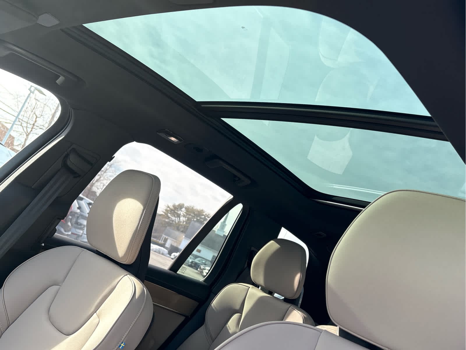 2026 Volvo XC90 Plus - Photo 19