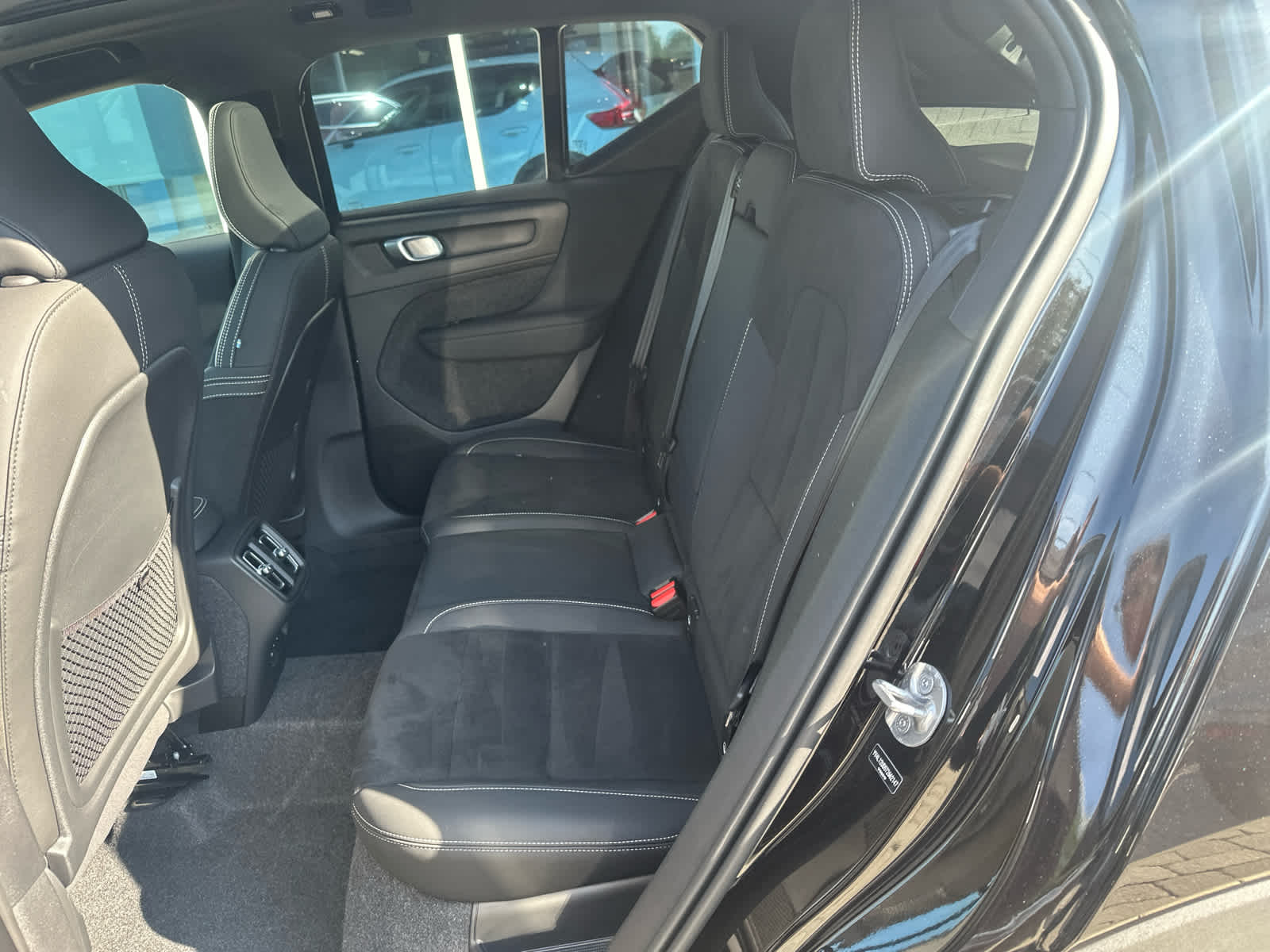 2026 Volvo XC40 Ultra Black Edition - Photo 24