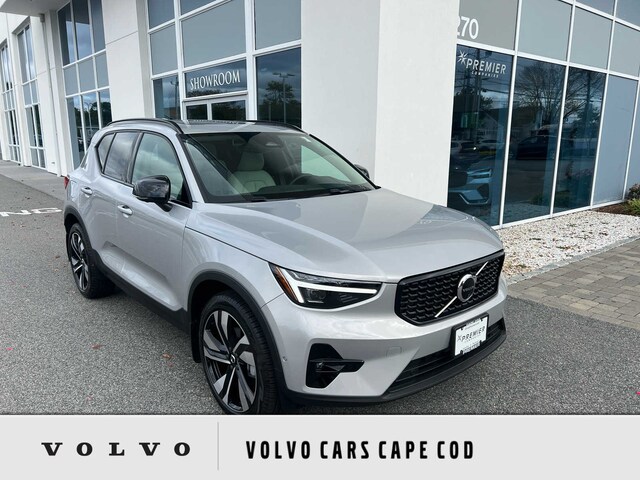 2025 Volvo XC40 B5 Ultra Dark Theme SUV YV4L12UMXS2560969