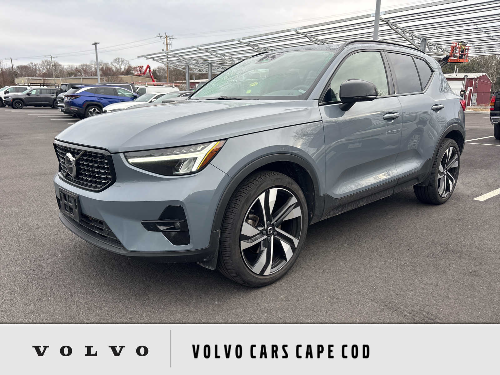2023 Volvo XC40 Plus's photo