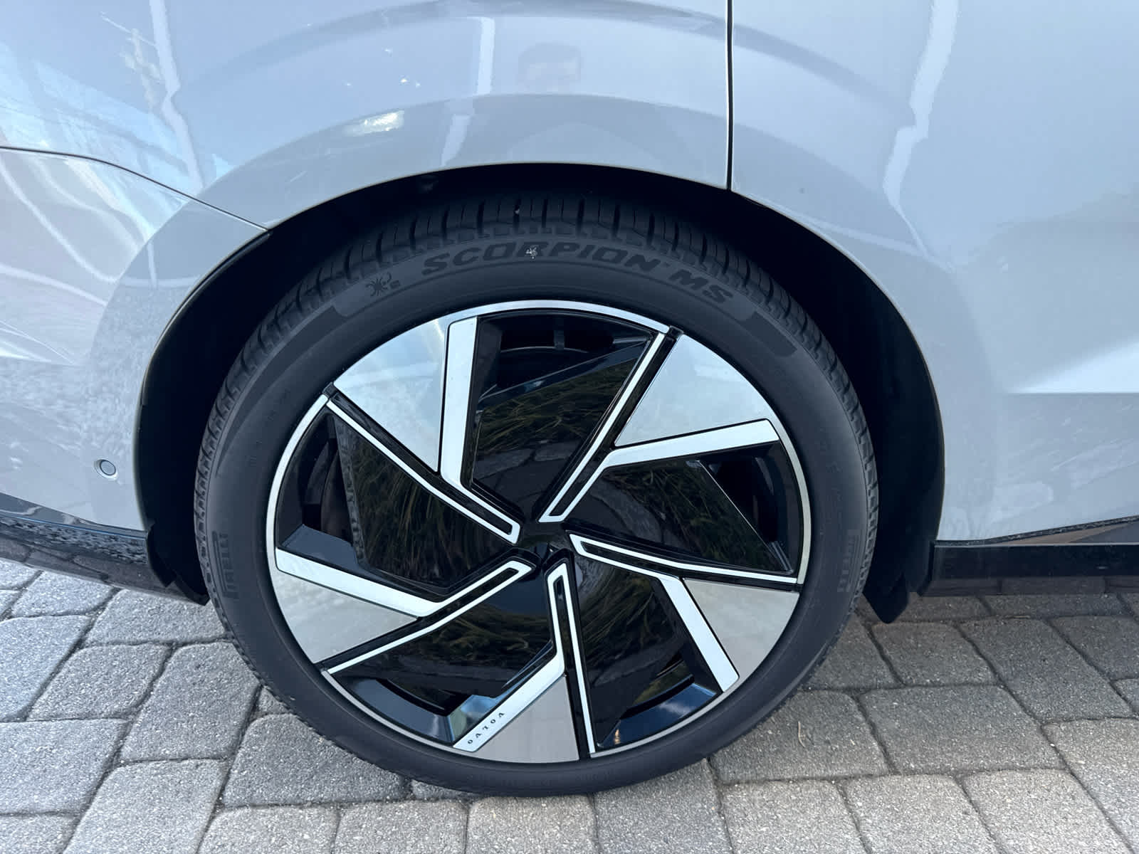 2025 Volvo EX90 Ultra - Photo 24