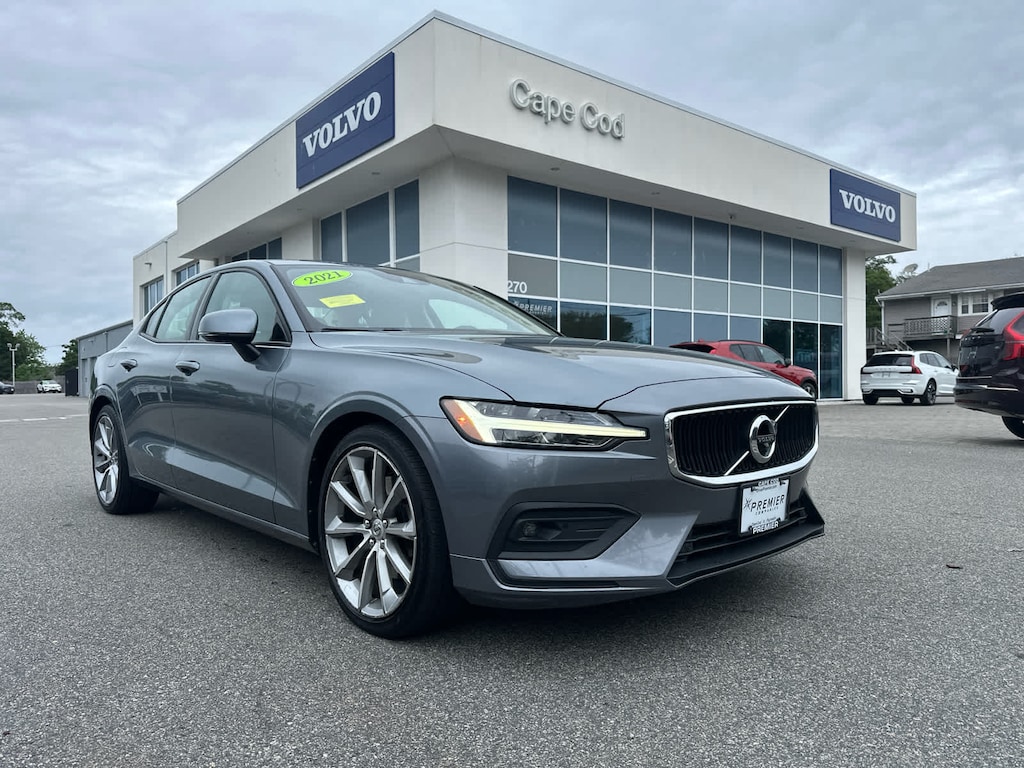 Used 2021 Volvo S60 T5 Momentum Sedan