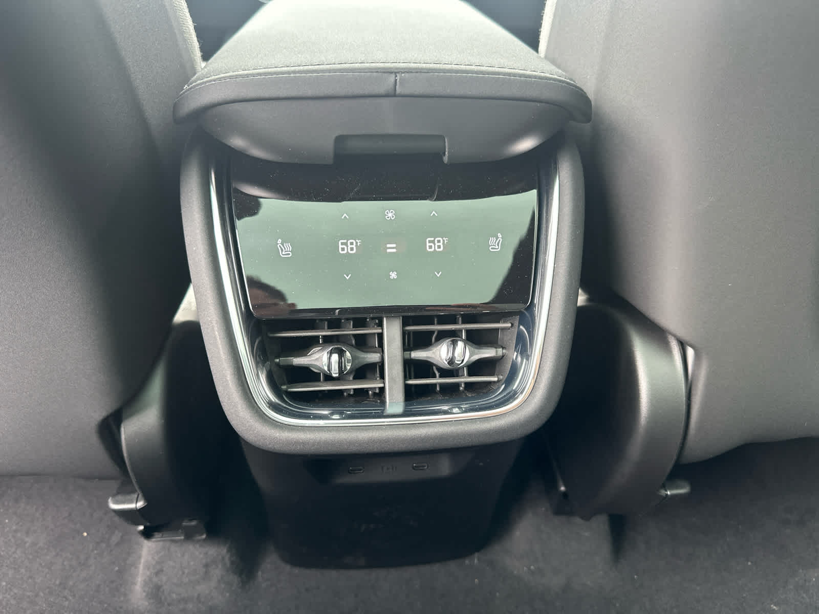 2025 Volvo EX90 Ultra - Photo 23