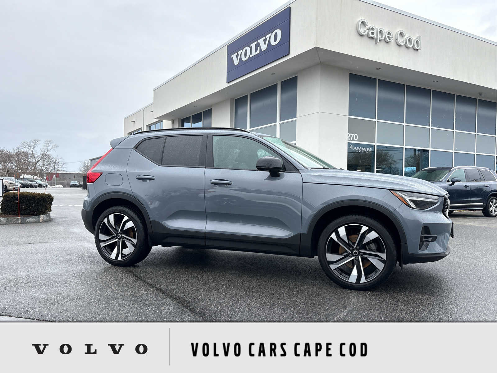 2023 Volvo XC40 Plus's photo