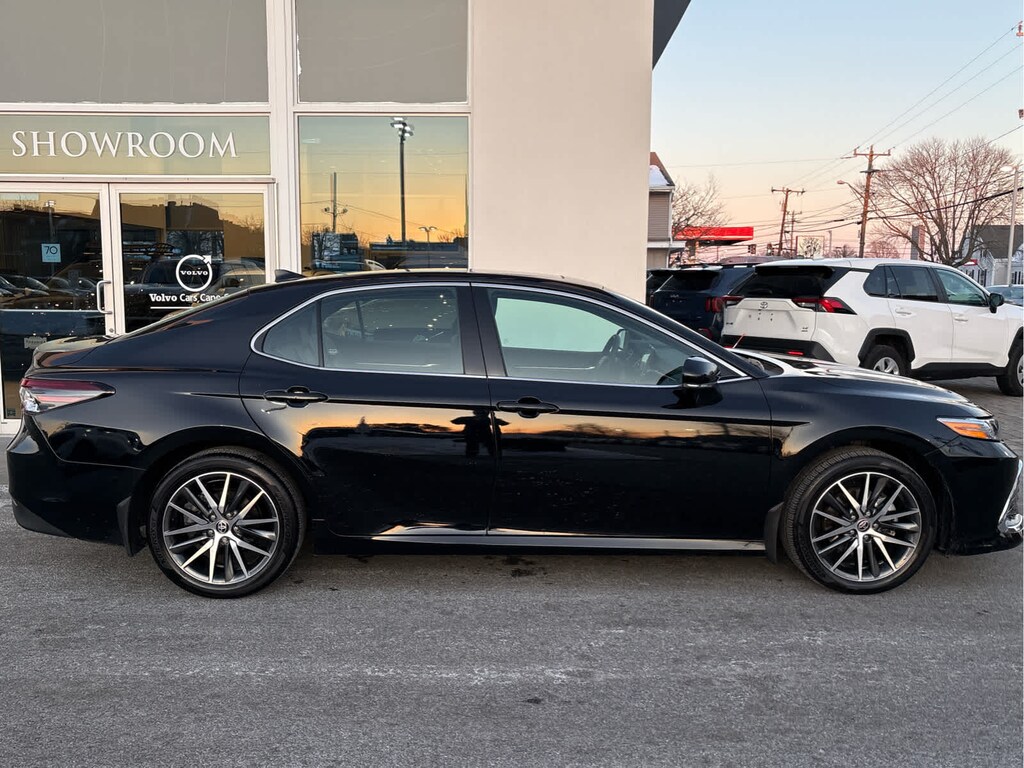 Used 2024 Toyota Camry Hybrid XLE Sedan