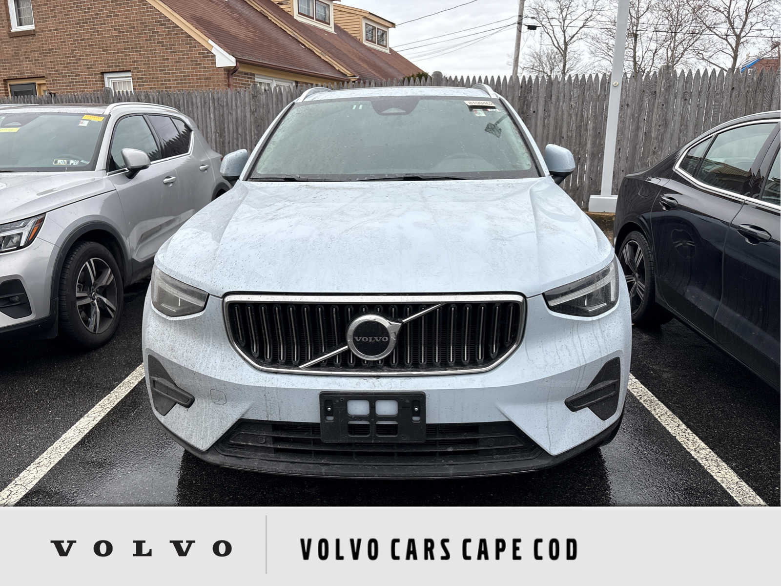 2025 Volvo XC40 Core's photo