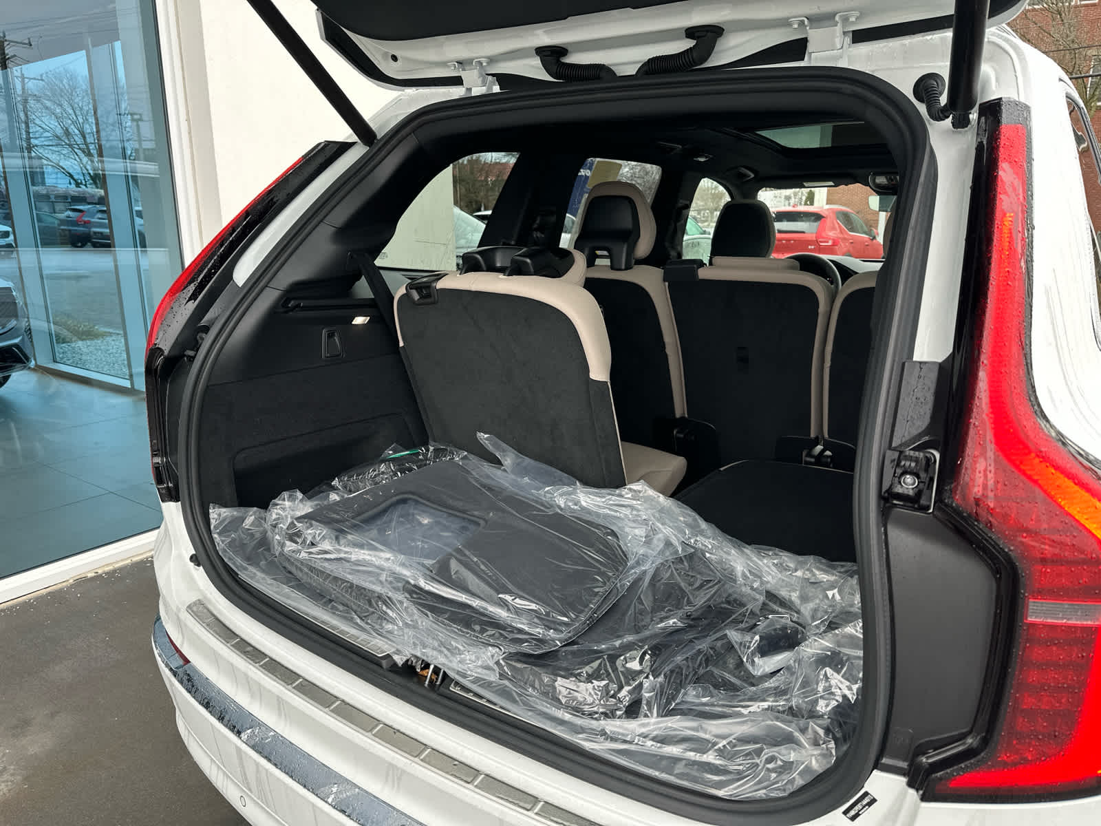 2026 Volvo XC90 Plus - Photo 13