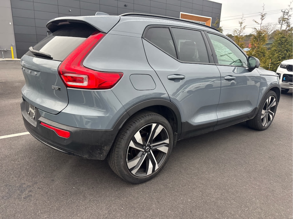 Used 2023 Volvo XC40 B5 AWD Plus Dark SUV