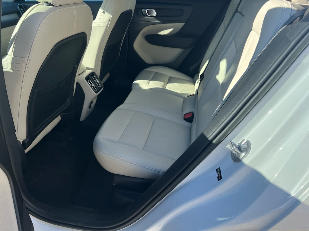 Used 2023 Volvo XC40 B5 AWD Plus Bright SUV