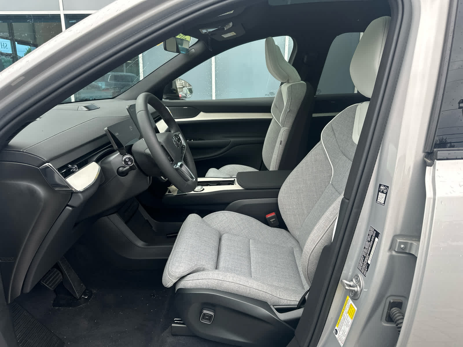 2025 Volvo EX90 Ultra - Photo 9