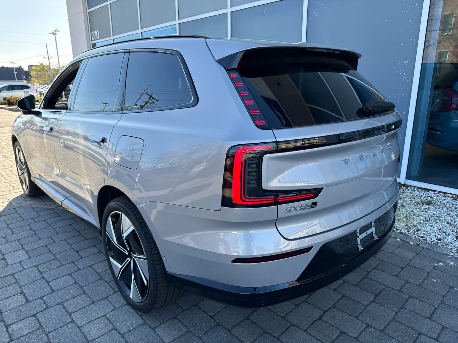 2025 Volvo EX90 Ultra - Photo 15
