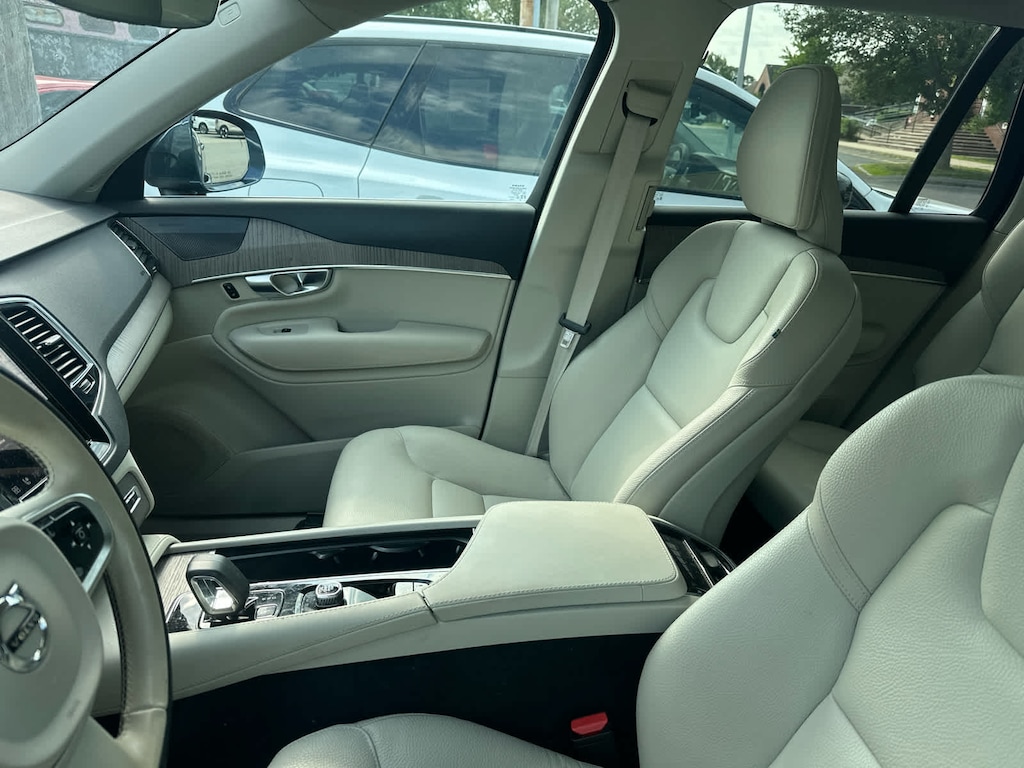 Used 2023 Volvo XC90 Recharge Plug-In Hybrid Plus 6-Seater SUV