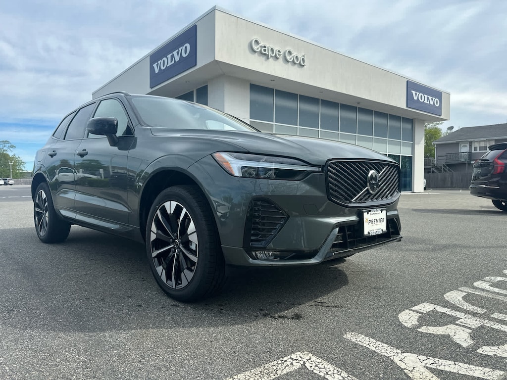 New 2026 Volvo XC60 B5 Plus SUV
