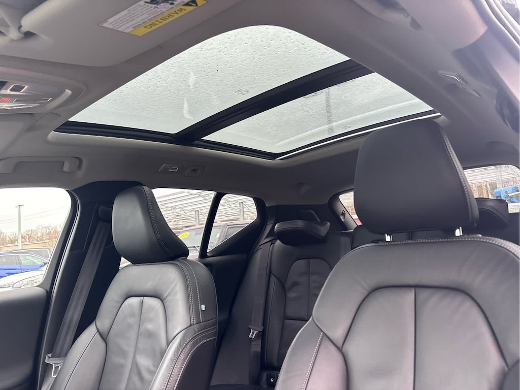 Used 2023 Volvo XC40 B5 AWD Plus Dark SUV