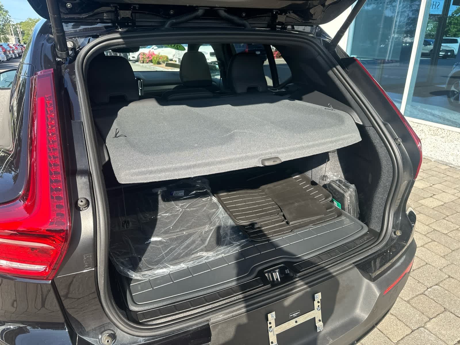 2026 Volvo XC40 Ultra Black Edition - Photo 36