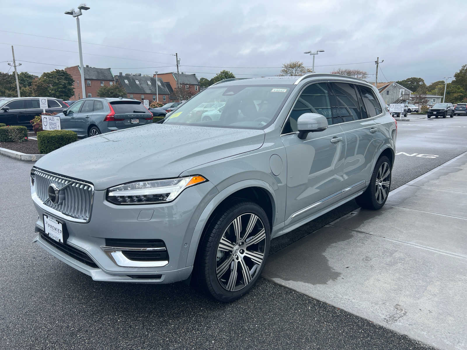 2025 Volvo XC90 T8 Plus photo 4