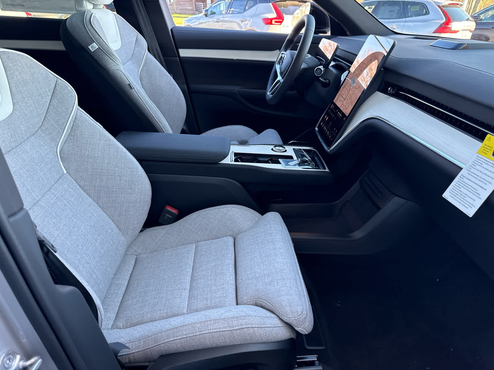 2025 Volvo EX90 Ultra - Photo 31
