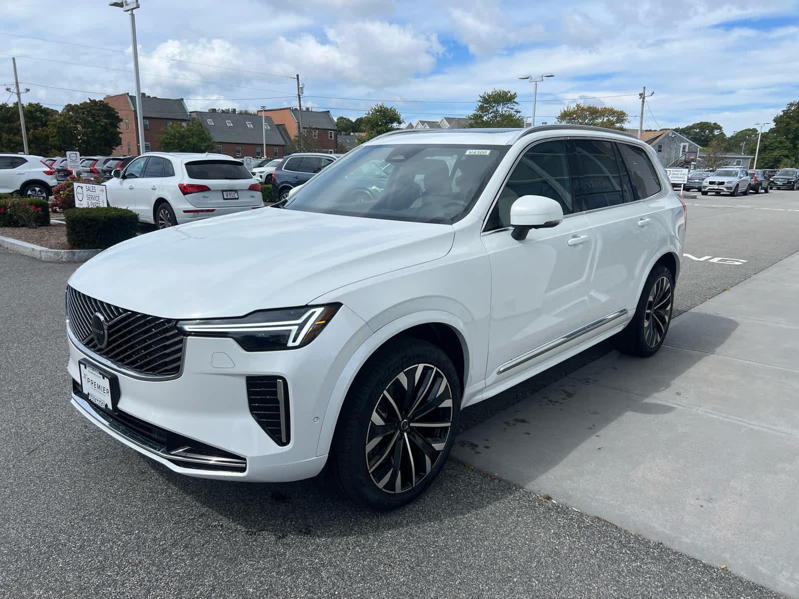 2026 Volvo XC90 Plus - Photo 6