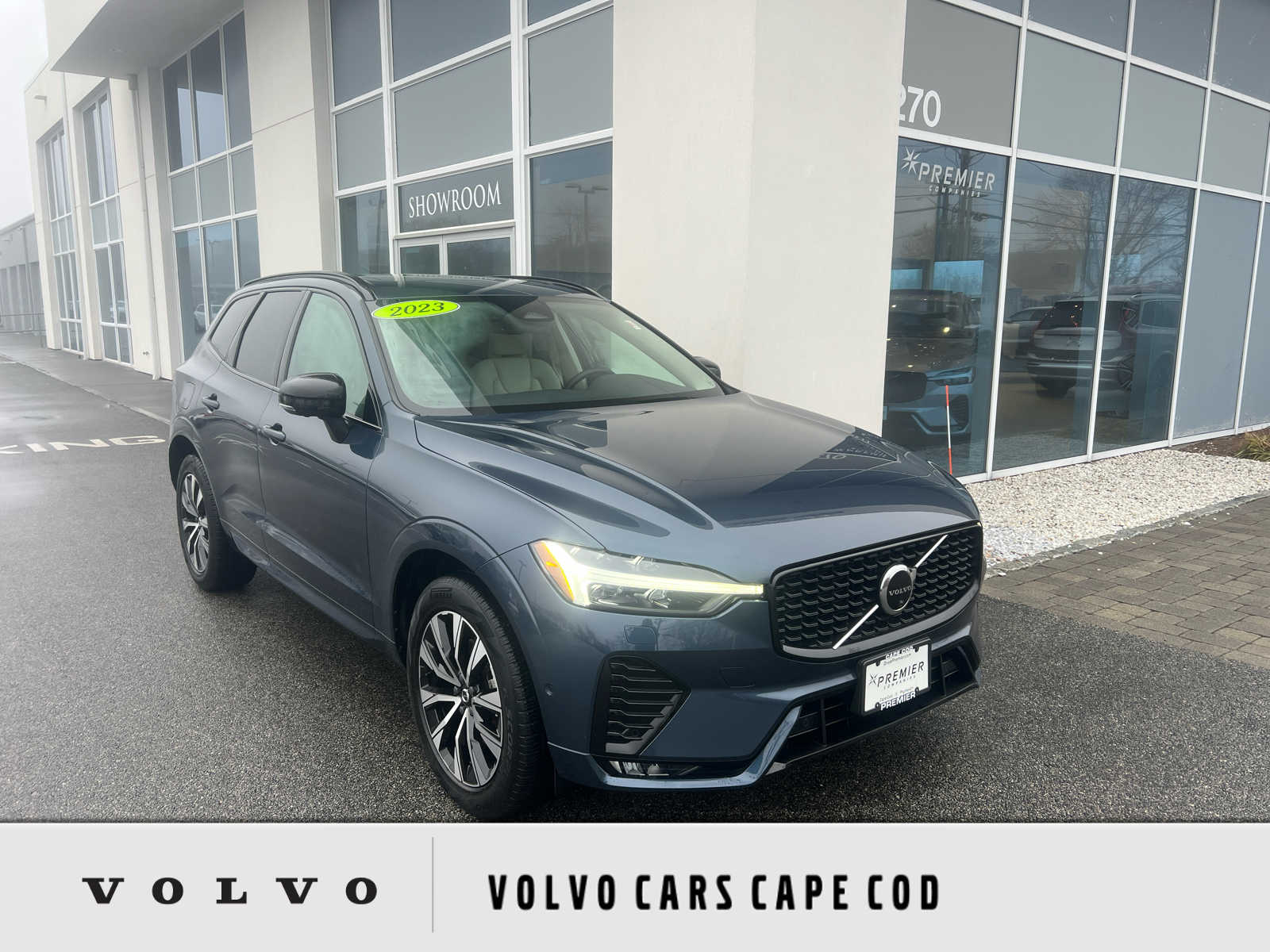 2023 Volvo XC60 Plus's photo