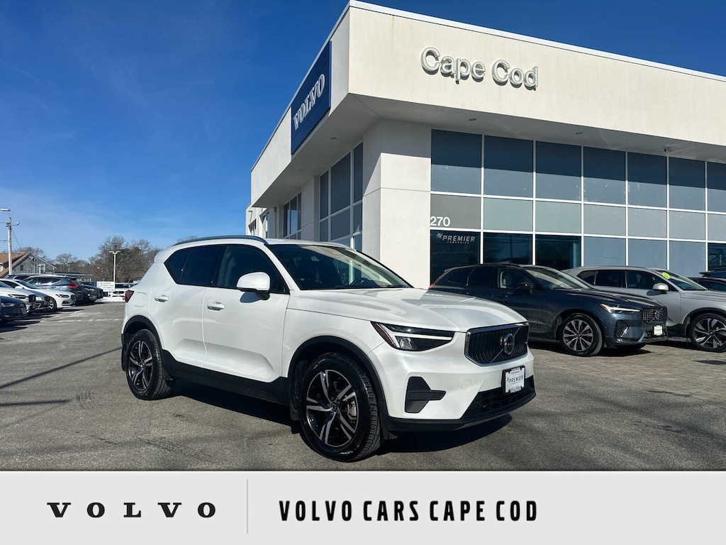 Used 2023 Volvo XC40 B5 AWD Core SUV