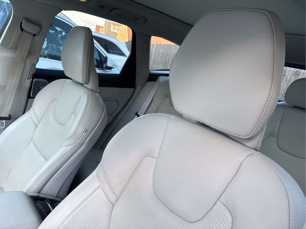 Used 2023 Volvo XC60 B6 AWD Ultimate Bright SUV