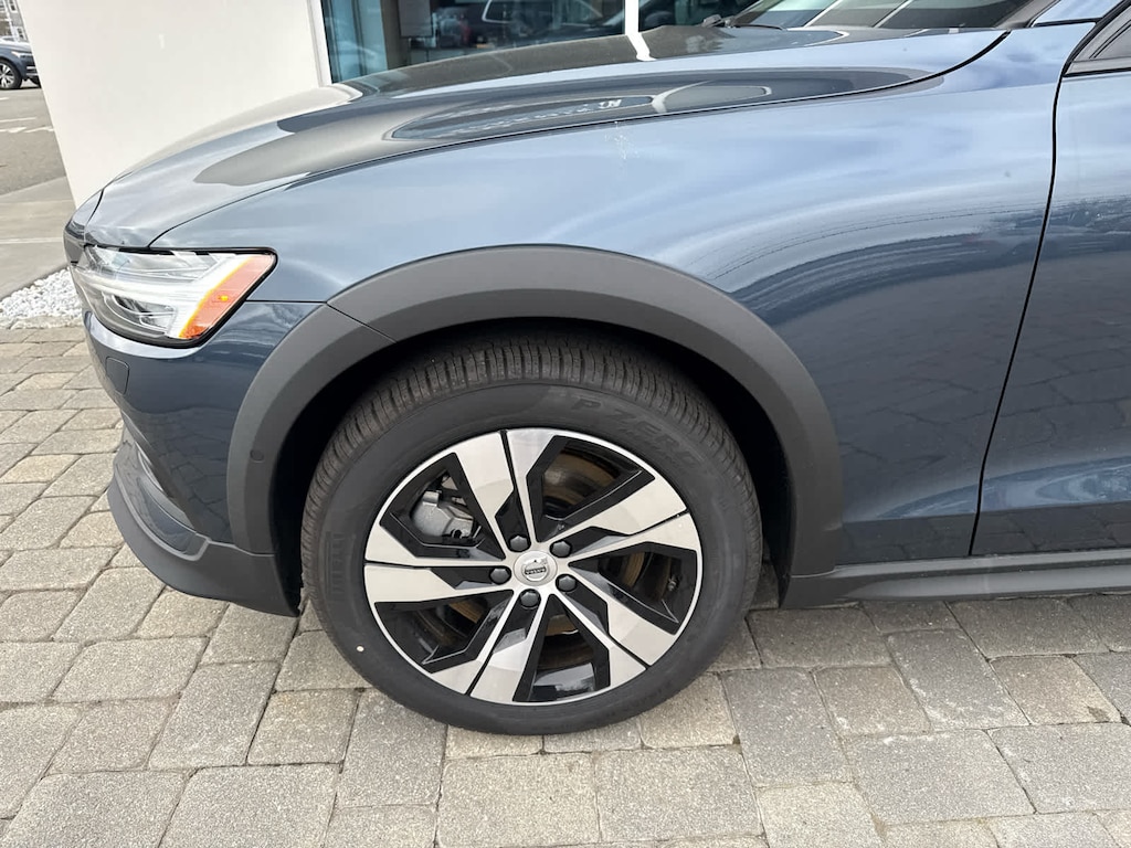 New 2026 Volvo V60 Cross Country B5 Plus Wagon