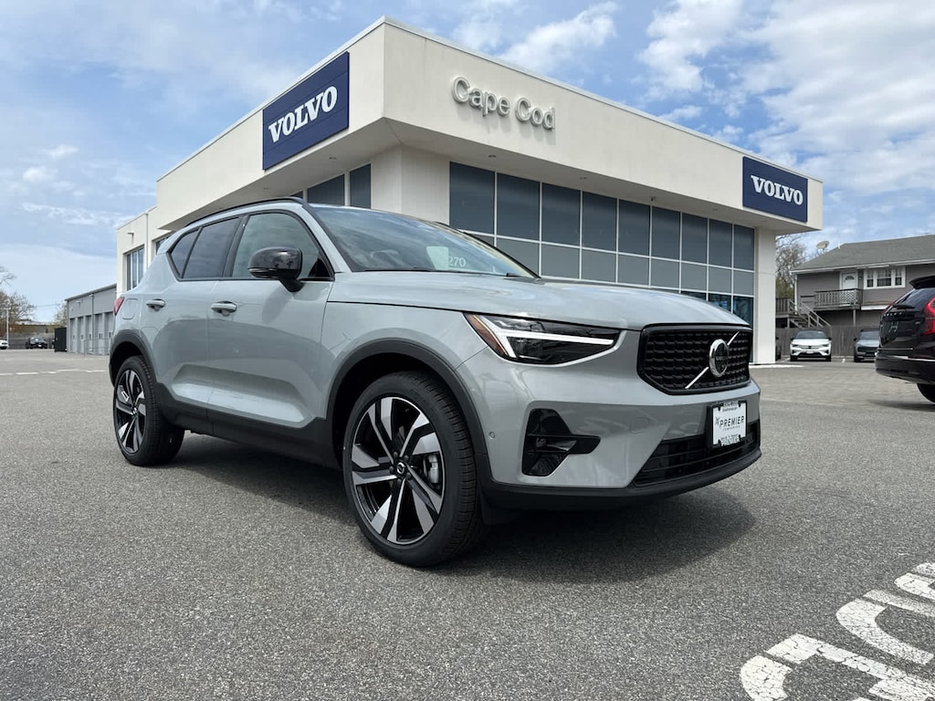 New 2026 Volvo XC40 B5 Plus SUV