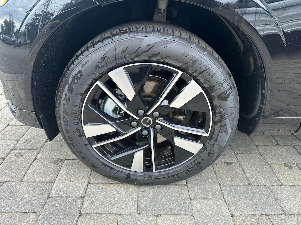 New 2026 Volvo XC60 B5 Core SUV