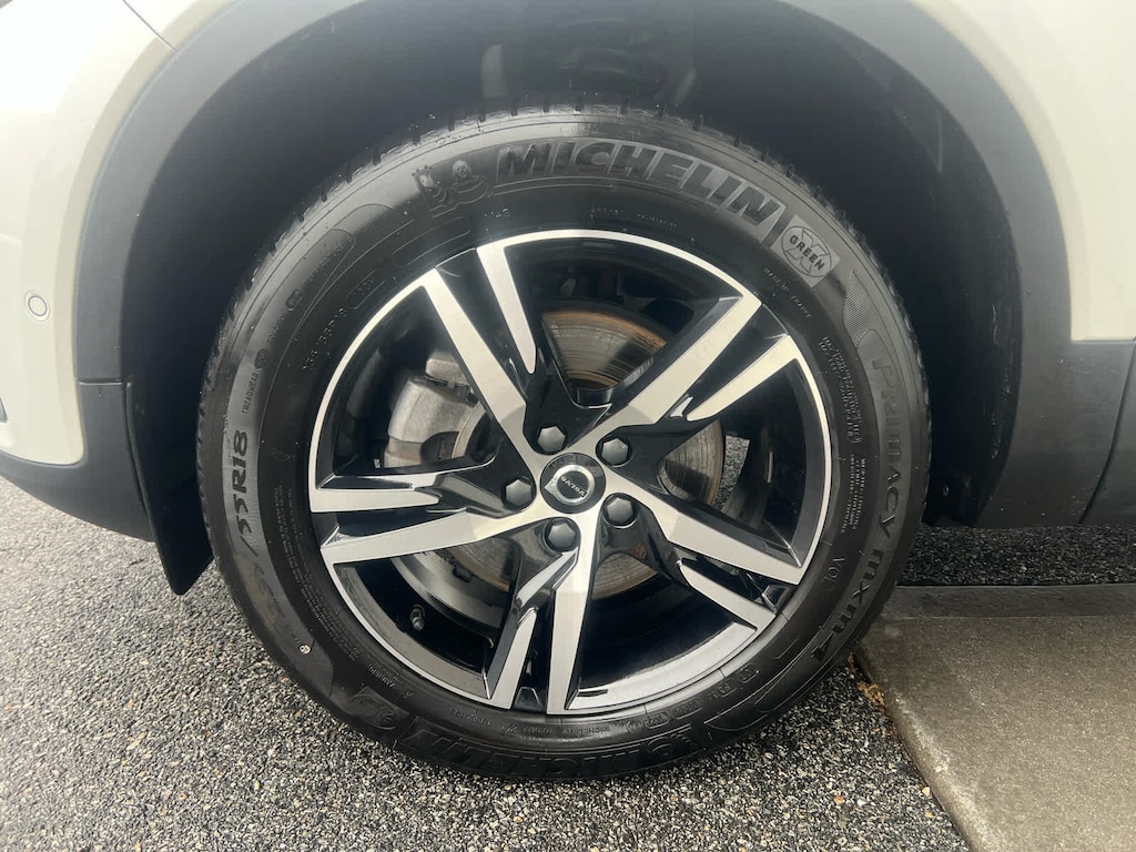 Used 2023 Volvo XC40 B5 AWD Plus Dark SUV