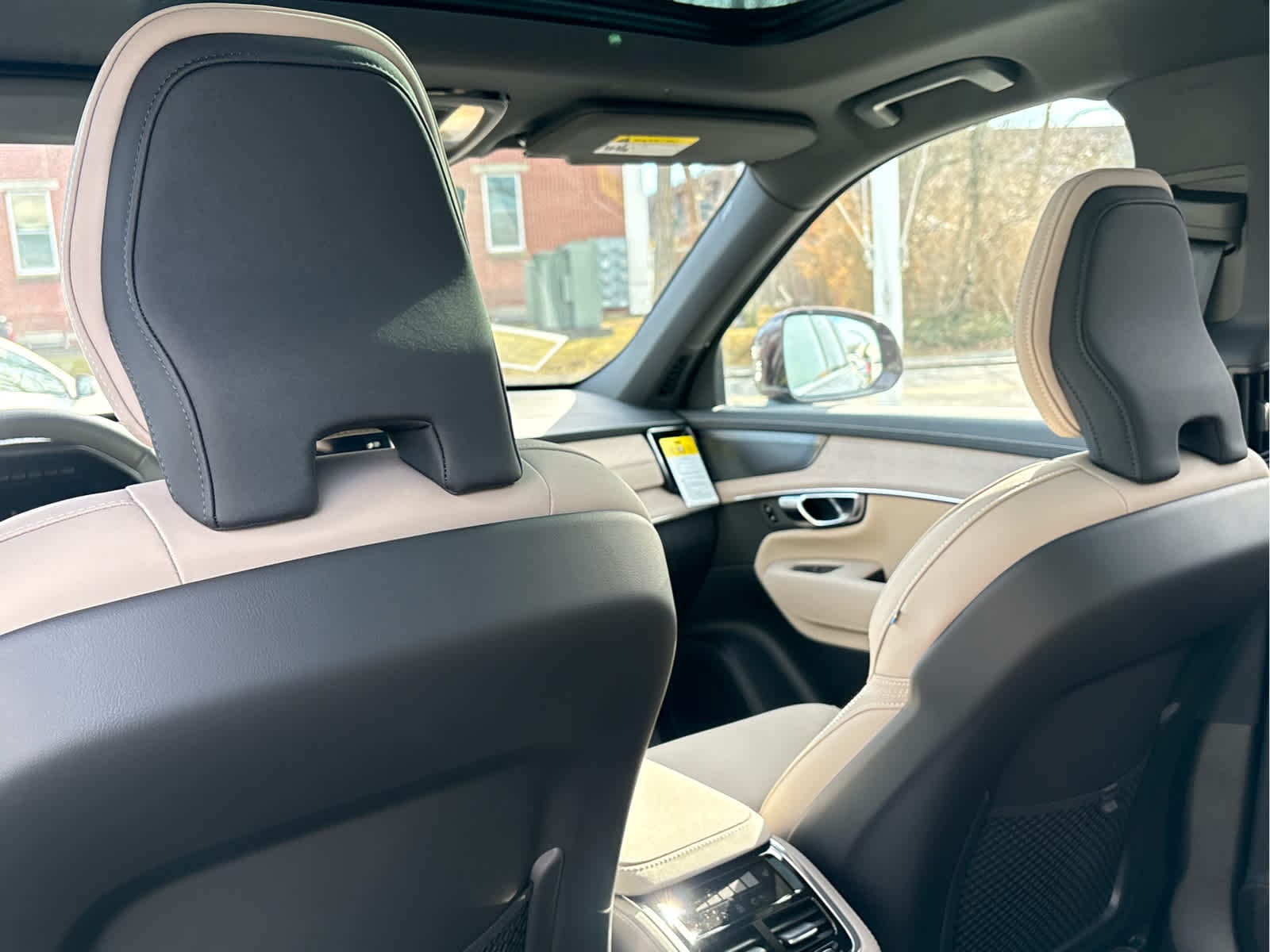 2026 Volvo XC90 Plus - Photo 16