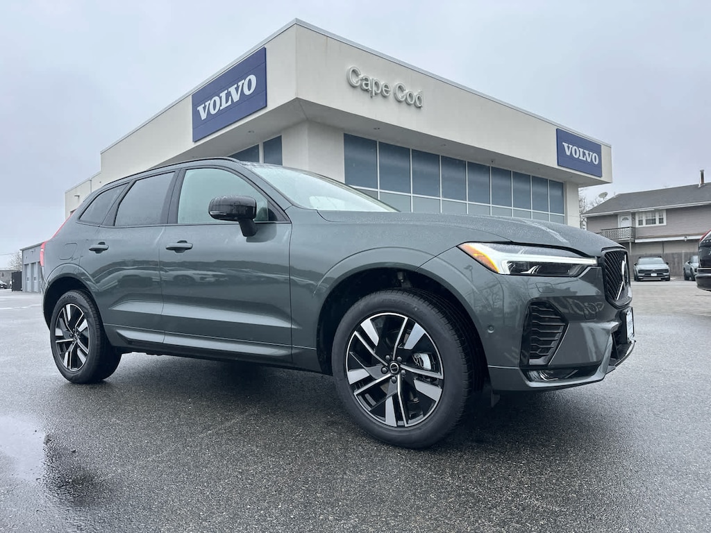 New 2026 Volvo XC60 B5 Plus SUV