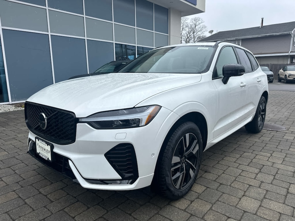 New 2026 Volvo XC60 B5 Plus SUV