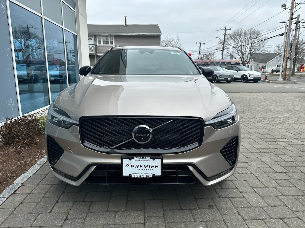 New 2026 Volvo XC60 B5 Plus SUV