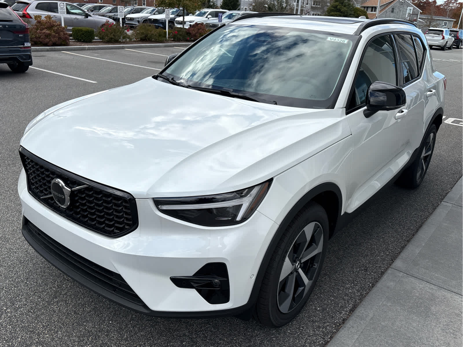 2026 Volvo XC40 Plus - Photo 7