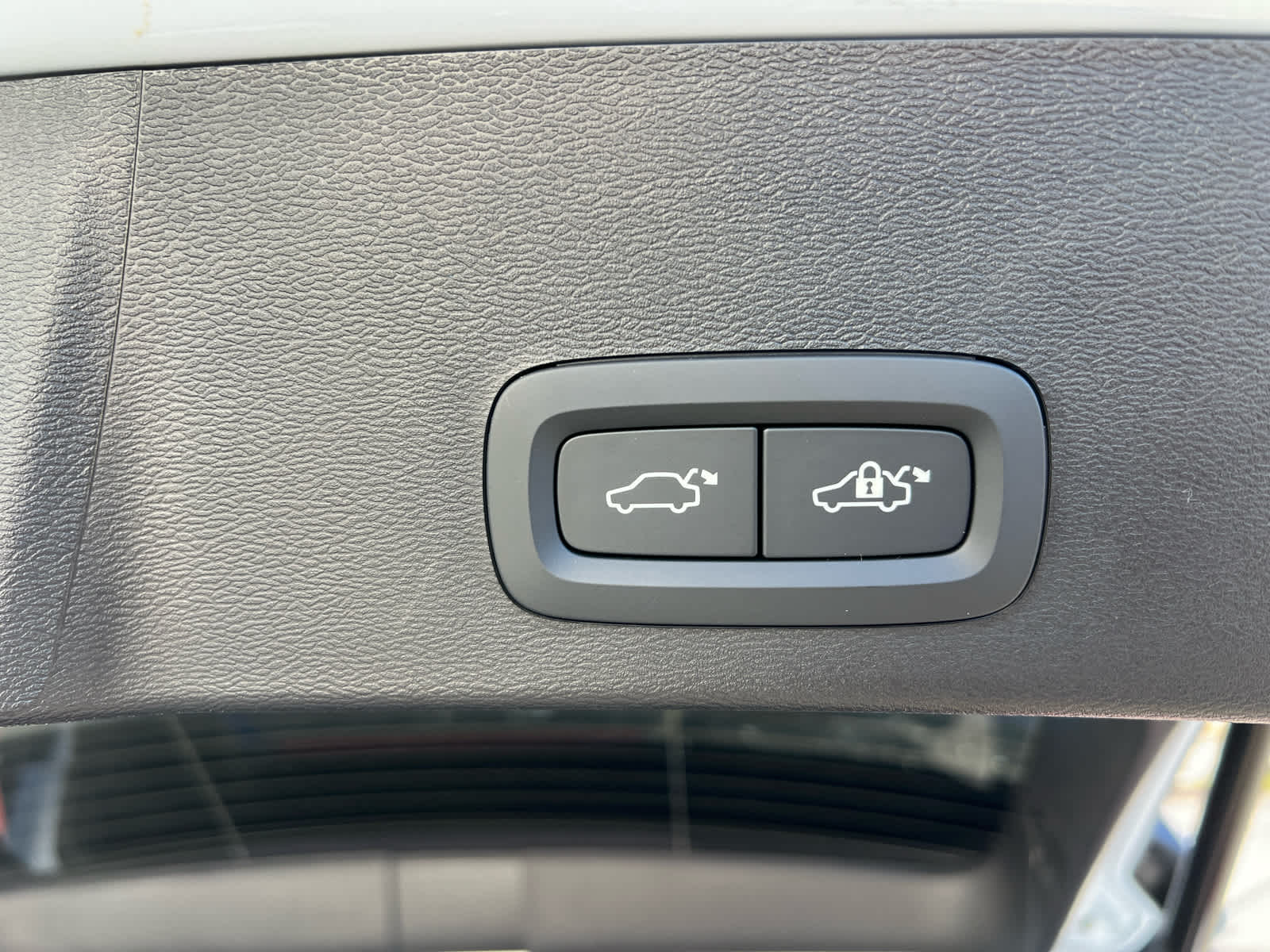 2026 Volvo XC40 Core - Photo 9