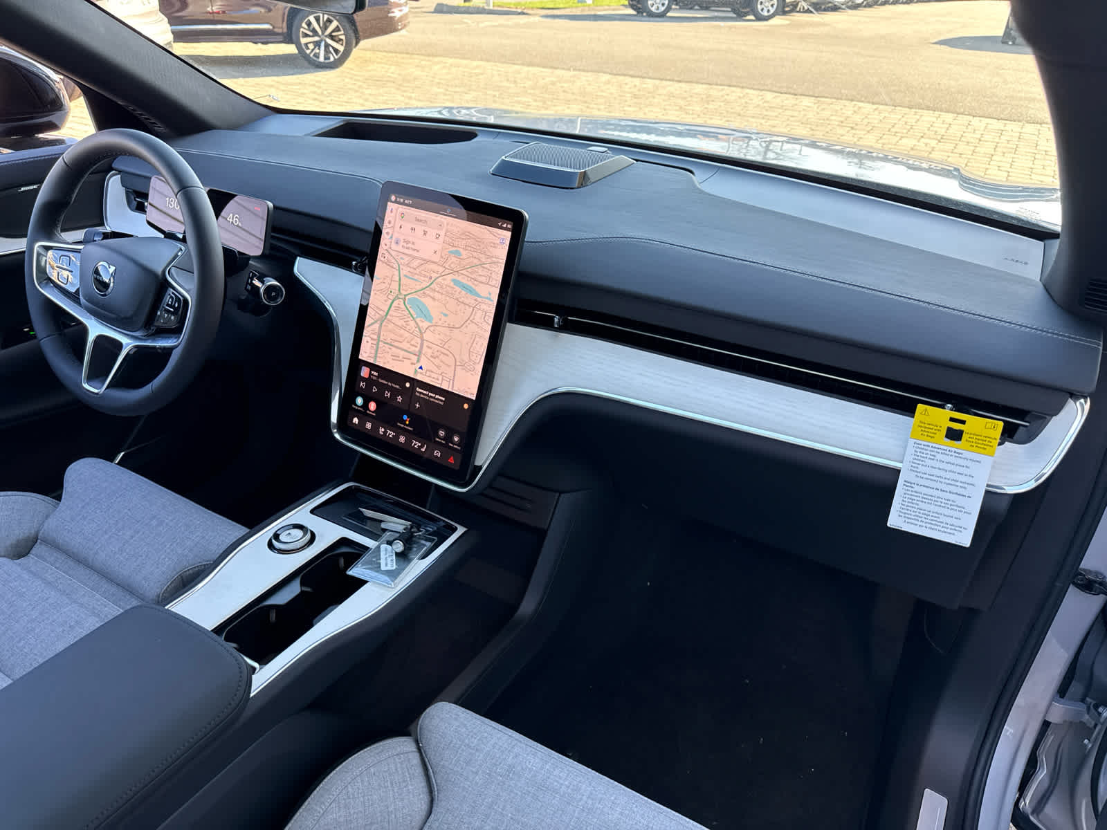 2025 Volvo EX90 Ultra - Photo 32