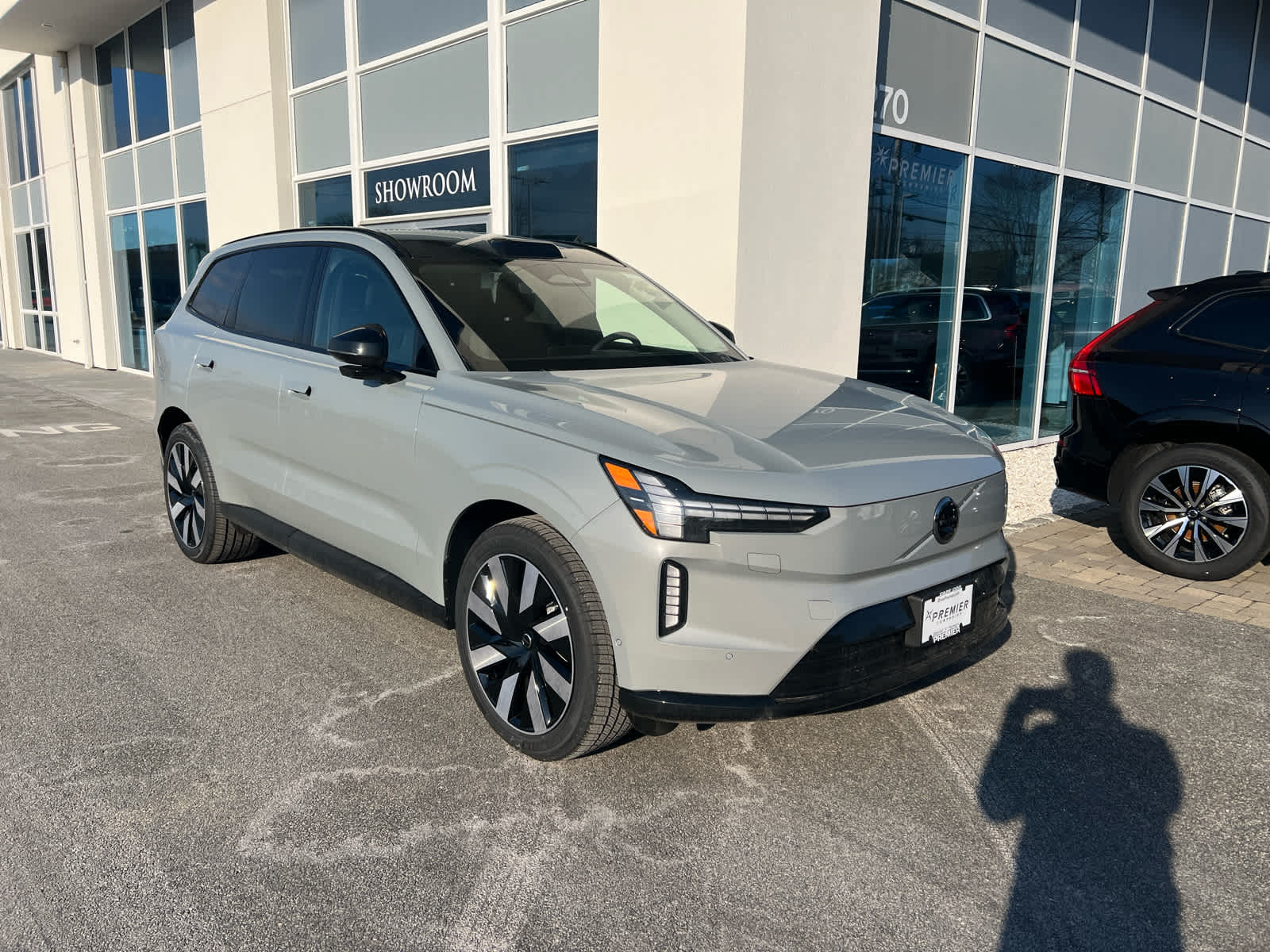 Used 2025 Volvo EX90 Ultra with VIN 7JDE23VL4SG006163 for sale in Barnstable, MA