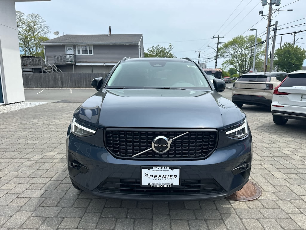 New 2026 Volvo XC40 B5 Plus SUV