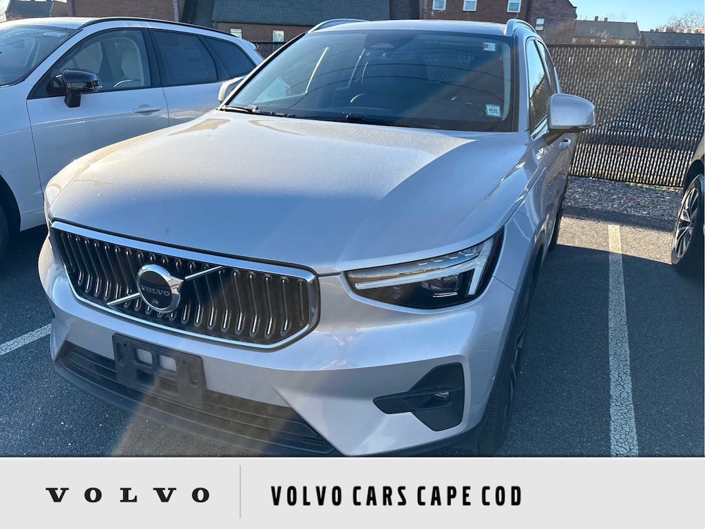 Used 2023 Volvo XC40 B5 AWD Ultimate Bright SUV