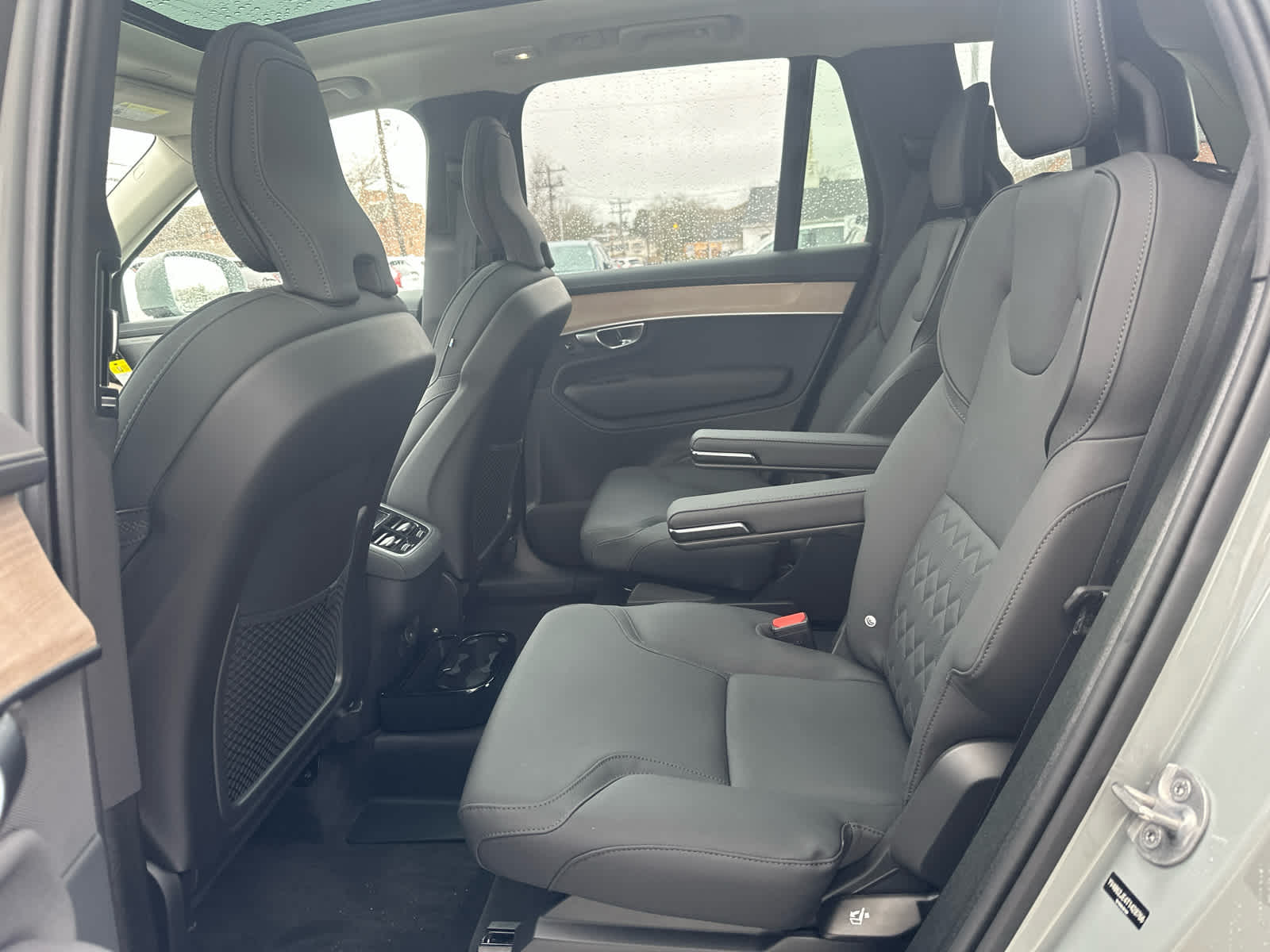2026 Volvo XC90 Plus - Photo 27