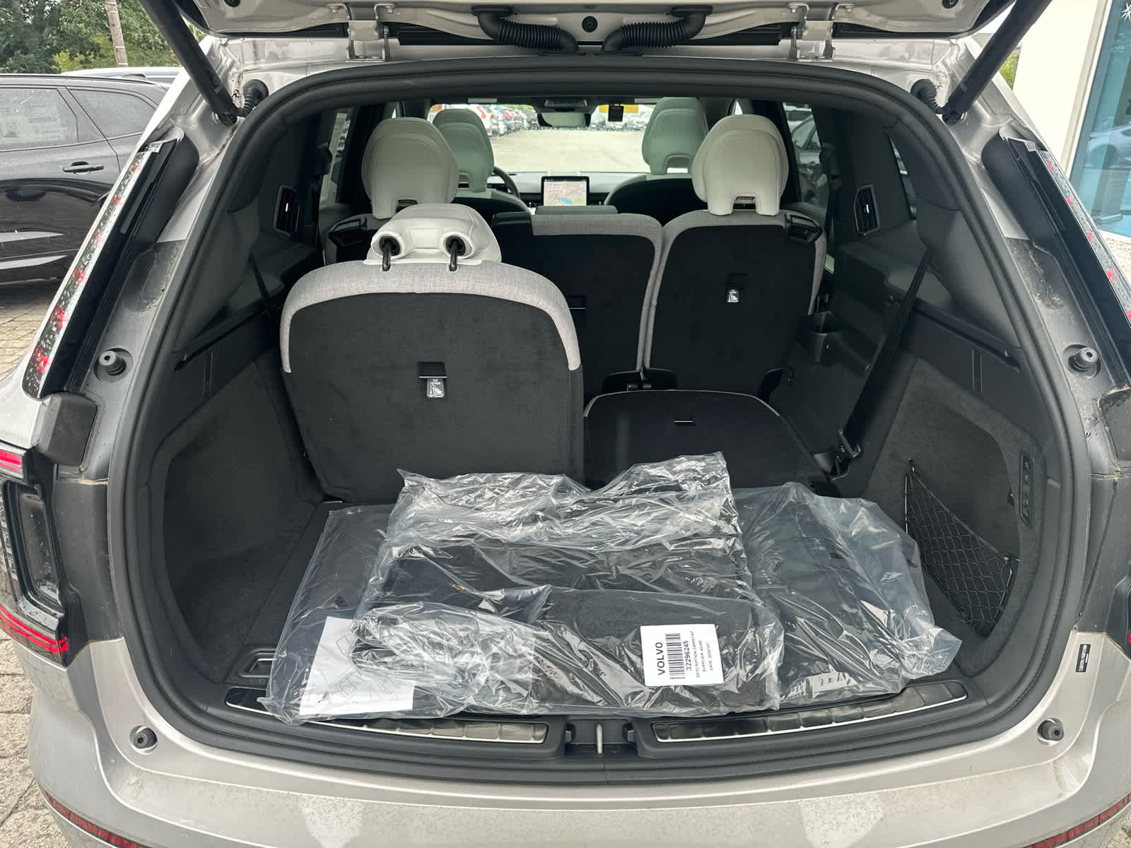 2025 Volvo EX90 Ultra - Photo 34