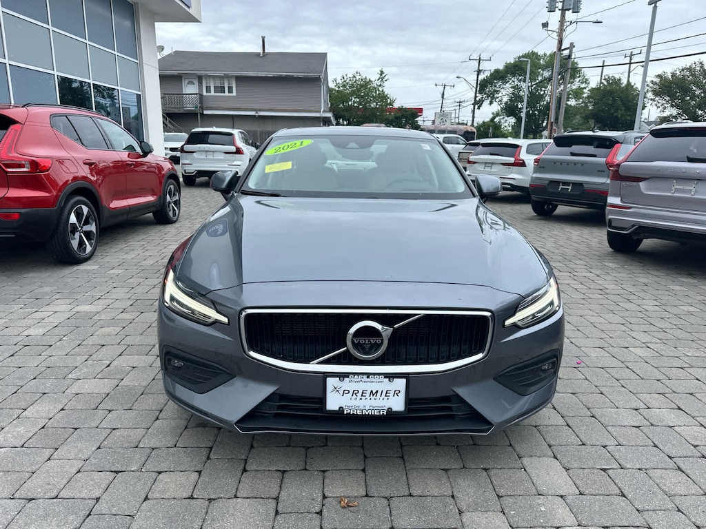 Used 2021 Volvo S60 T5 Momentum Sedan