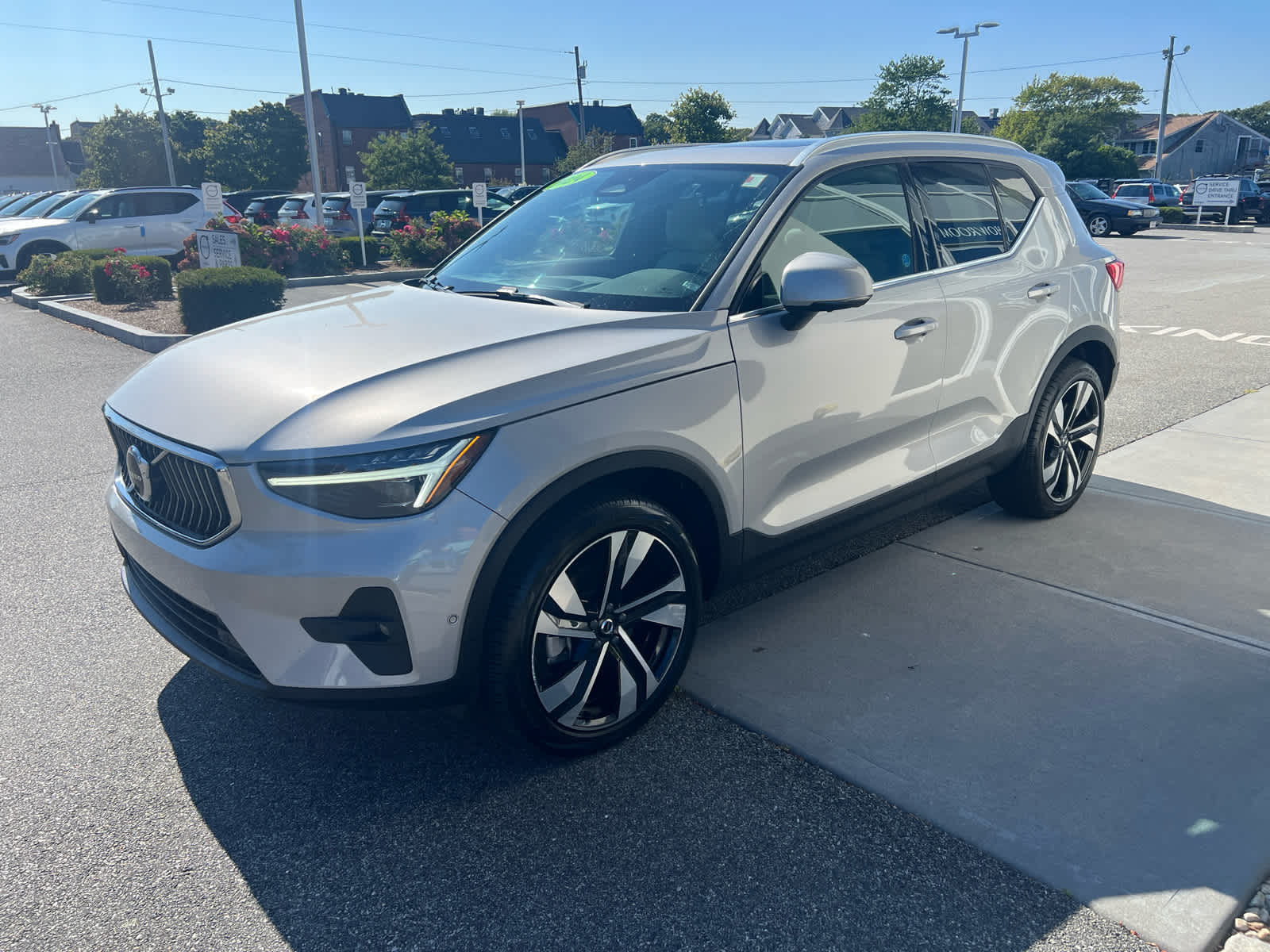 2024 Volvo XC40 Plus photo 4
