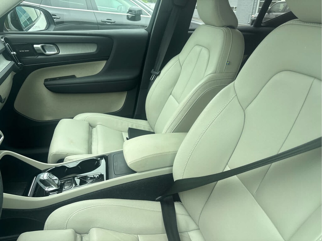 Used 2024 Volvo XC40 B5 Plus Dark SUV