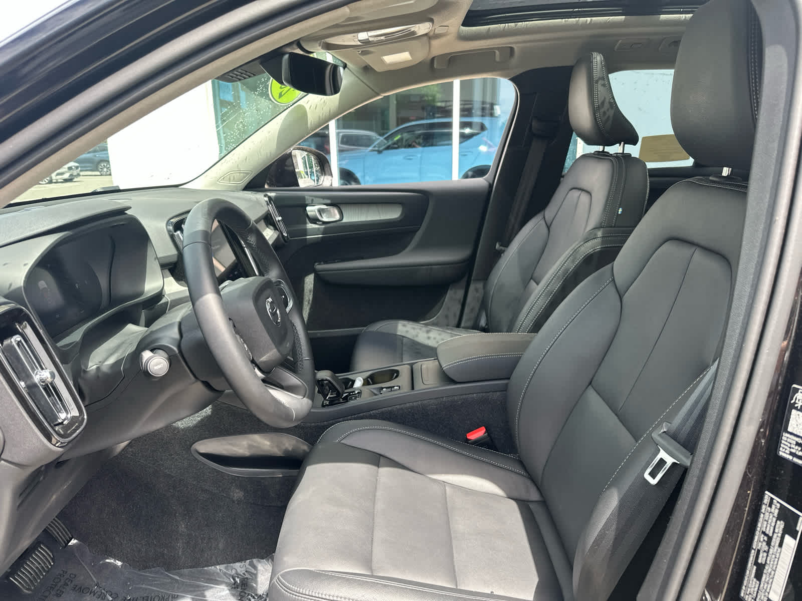 2026 Volvo XC40 Core - Photo 10