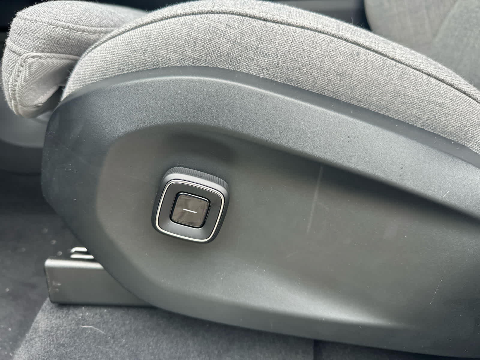 2025 Volvo EX90 Ultra - Photo 10