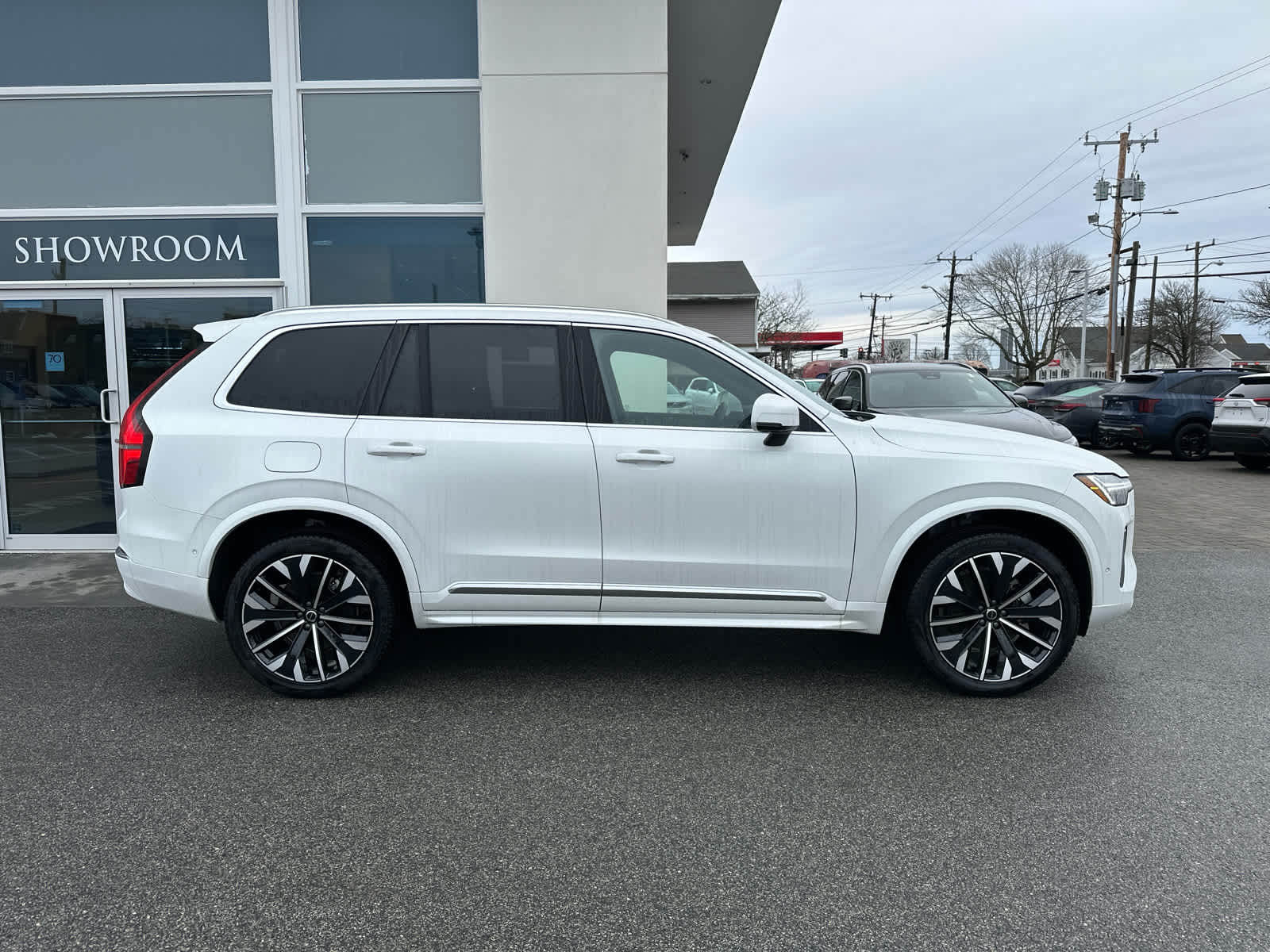2026 Volvo XC90 Plus - Photo 8